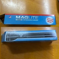 MAGLITE 3-cell C Professional Flashlight 手電筒(防水防震)_簡單的旋轉燈頭, 中電X3, (剩餘少量存貨, 不議價)