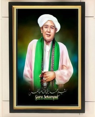 hiasan dinding poster KH Abah guru sekumpul plus bingkai ukuran 53×35