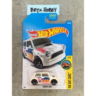 Hot Wheels US Carded 2016 HW Art Cars Morris Mini 3 DHX66-D9B0Q White