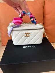 Chanel 白色長盒子