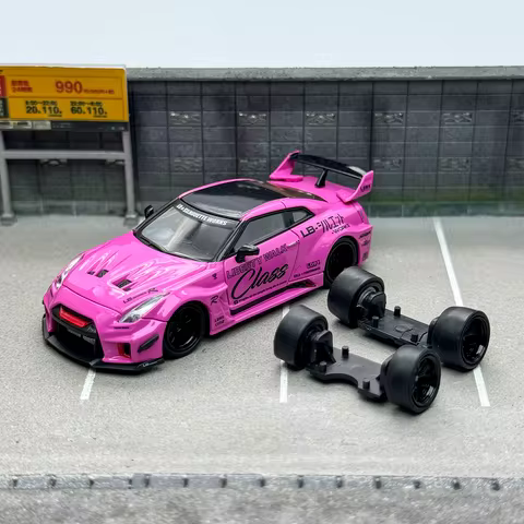 CM 1:64 LBWK R35 diecast model car