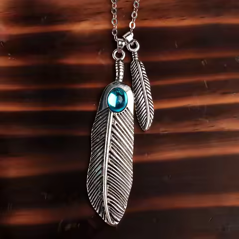 Resident Evil 2 Necklace Cosplay Limited Edition Claire Redfield Feather Shape Pendant Souvenir Coll