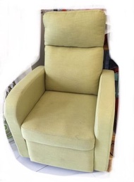 惜售🌟原價6600青草綠色平躺式沙發椅 #美容店 #沙發椅 #躺椅 #平躺式沙發 #可躺式沙發 #單人沙發 #二手沙發