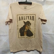 ️B00030/385 ️ Aaliyah Chest 44 Length 28" Second-Hand T-Shirt Vintage Brand Cartoon Band Fun Pattern