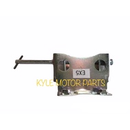 EX5 SEAT LOCK CATCH BODY REAR