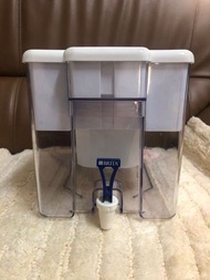 BRITA 桌上型濾水箱8.5L