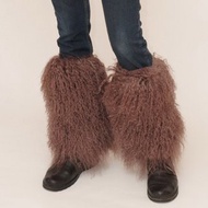 毛皮護腿由真正的棕西藏駱駝製成。真正的蒙古毛皮駱駝