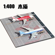 New1:400Wooden simulation model ornament of a dual-parking space aircraft apron at an airport, Boein