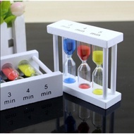 1/2/3/4/5 Minute Timer with Connected Wooden Hourglass. Creative home furnishings in the restaurant