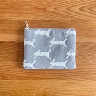 mina perhonen run run run うさぎ柄　刺繍ポーチ