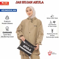 Akula's original raincoat is durable and long-lasting