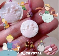 🌕小王子女王貝掛飾或電話繩💖＄98❤️A.O_crystal店主親手製作獨一無二💖小王子迷不要錯過呀🥰💖買定送禮自用都好好👍🏼收到一定好開心🥰滿滿嘅地快樂🥰（🥰可以掛書包/電話繩/掛喺書枱/掛喺手袋/