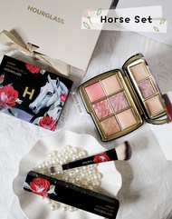 เซ็ตพาเลทแต่งหน้า พร้อมแปรง HOURGLASS 2025 | HOURGLASS Ambient Lighting Edit Unlocked Palette & Brus