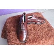 Classy, quality formal shoes "GH Bass& co". Thick leather, sturdy tread, quality material. Size 42 i
