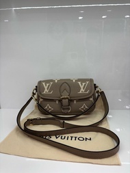 👜Louis Vuitton LV Diane Nano bag Etoupe color Micro-chip version 99% new 路易威登 法棍Diane大象灰nano 芯片 99近閒
