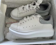 Alexander McQueen 低帮運動鞋 男女同款 灰色 092 香港順豐到付/智能櫃 全新正品