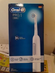 Oral B PRO1000電動牙刷