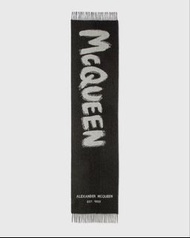 Alexander McQueen Oversize mcqueen graffiti scarf  black white wool Logo Unisex 羊毛黑白色經典頸巾圍巾流蘇