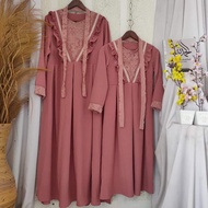 dres MOM AND KIDS bahan Crinkle Airflow Premium Aplikasi Brukat Gamis Couple ibu dan anak model baru 2023 buat lebaran baju muslim couple Mom and kids Baju Couple Plus Hijab Bisa COD