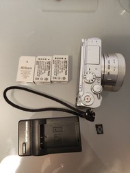 Nikon 1 J5 silver with 10-30 PZ lens bundle (please read description)