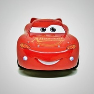 MC Queen Tia chớp mô hình xe sắt được yêu thích