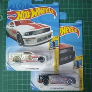 Hotwheels 07 ford mustang