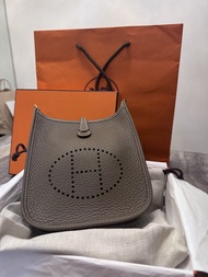 全新 Hermes 愛馬仕 大象灰金扣 mini evelyne 16 k stamp etoupe 同色帶