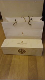 香港麗思卡爾頓酒店「月影瓊樓」迷你流心黑芝麻月餅 盒 - $40