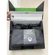 xbox series x 1TB + seagate 2TB + headphone wirelles + battery pack