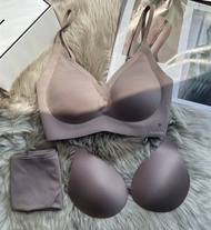 Genuine Goods Ruwen Intimates Female Kiss Kissy Seamless Wireless Push up U Back Bra Set Official Fl