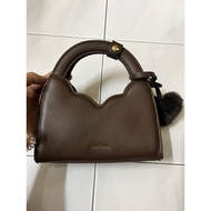 [new] LARISSA HANDBAG