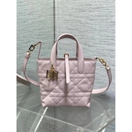DIORDIOR [Toujours Vertical Pink]