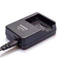 fuji fujifilm BC-95 BC 95 BC95 NP-95 NP95 F30fd F31fd 3D W1 X100S X100 X-S1 X30 X70 F