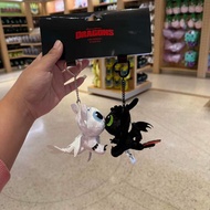 Pre-order Authentic Universal Beijing Toothless Kissing Keychain Patung Koleksi