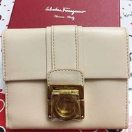 Salvatore Ferragamo 銀包