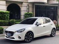 魂動馬2珍珠白 時尚個性小掀背 2016年式 Mazda 2 1.5 服務專線:0９80-558-999 黃文遠