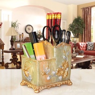 Creative Nordic Pen Holder for Women ins Fashionable Cute Charm Queen Makeup Brush Holder Vintage St