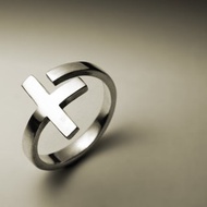 光滑造型十字架戒指