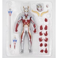 風水擺設佛像鹹蛋超人迪加奧特曼高度大概16cm ultraman decoration #pdc 760839
