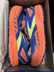 Brooks 運動鞋 Divide 4