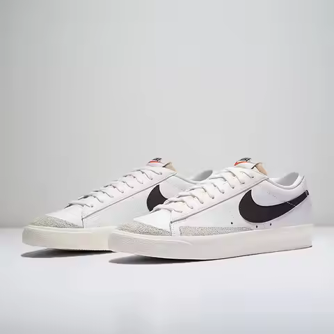 Nike Blazer Vintage Casual Sneakers Classic Retro Design Comfort Cushioning Everyday Durability Vers