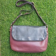Tas selempang Fossil ori Preston Flap Large Black/ Wine, preloved