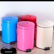 Roman-lined Pedal Step Trash Bin