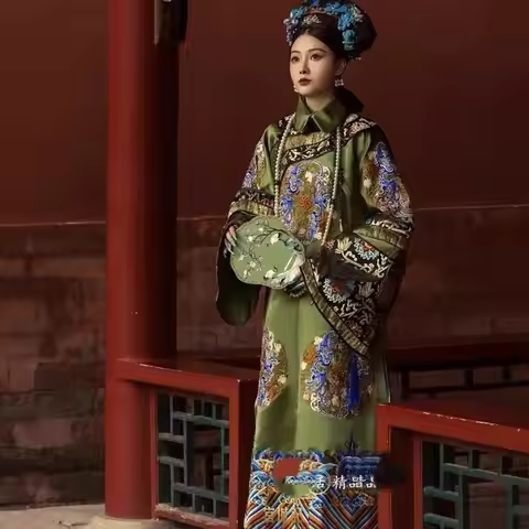 ‌Qing Dynasty Imperial Costume - Empress's Court Dress Embroidery Authentic Chinese Traditional Hanf