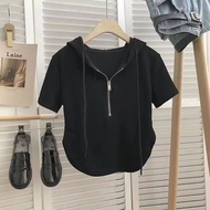 เสื้อยืดคอกลมแขนสั้นผู้หญิงฤดูร้อนไซส์ใหญ่ลำลองแฟชั่นเสื้อผ้าทำงานทรงเข้ารูปเอวสูงมีฮู้ดพร้อมซิป