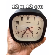 / alarm clock/ alarm clock
