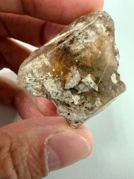 精品 40 x 30 x 15mm 全透金鈦晶·原石