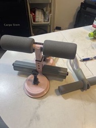粉色腹肌訓練器