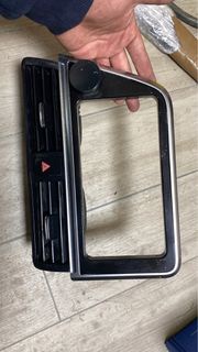 Sienta ncp 170 豐田  風口連埋車機框