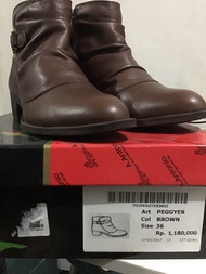 Boots Wanita (Second). Membeli = menyetujui kondisi barang.